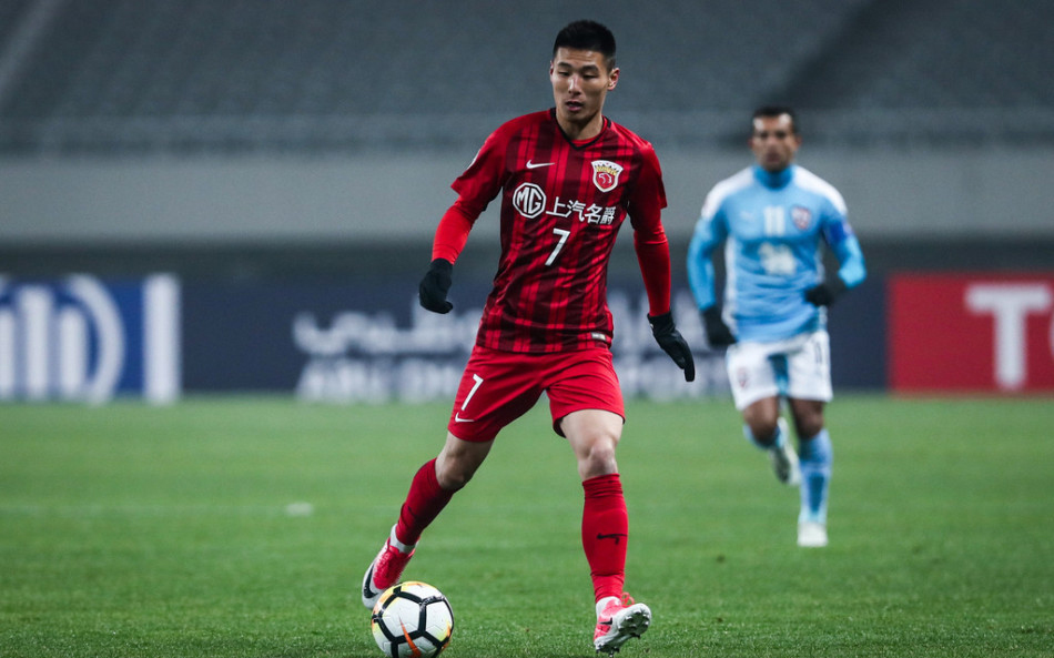 包含亚冠今夜走向成谜，北京首钢扳平良机，话题不断，赛程密集仍需轮换的词条